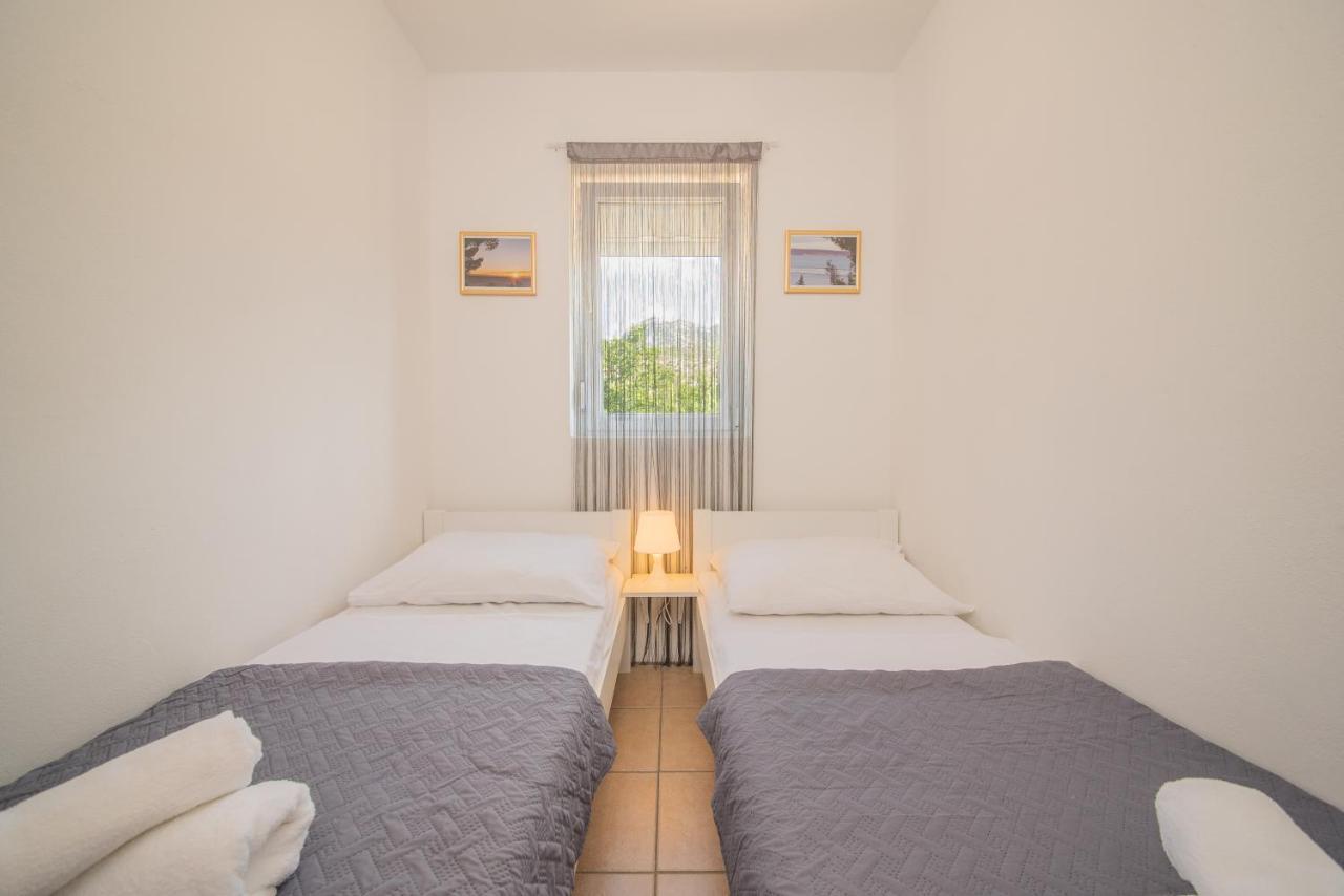 Apartmani Manita Paklenica Seline Extérieur photo