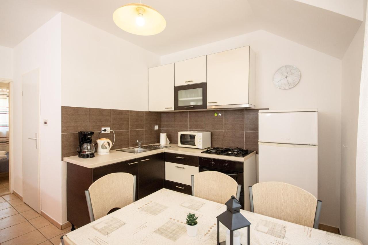 Apartmani Manita Paklenica Seline Extérieur photo